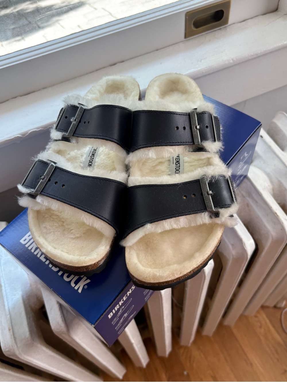Birkenstock Arizona Shearling in Navy. NWT - Picture 5 of 9